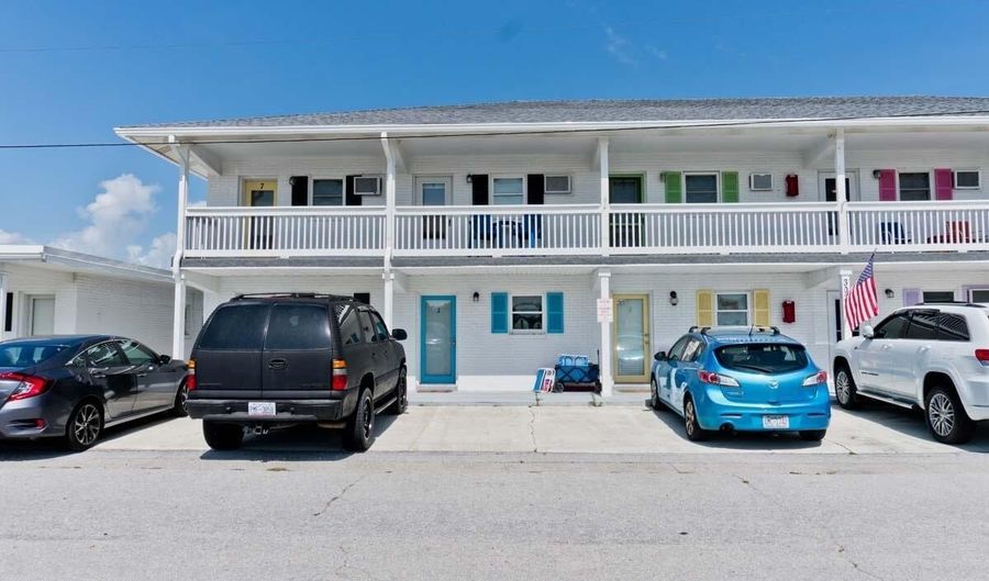 303 Henderson Blvd 2, Atlantic Beach, NC 28512 - 1 Beds, 1 Bath