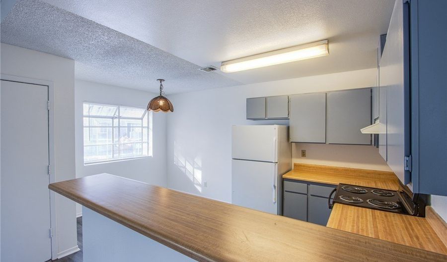 2696 Jennydiane Dr D, Las Vegas, NV 89121 - 2 Beds, 1 Bath