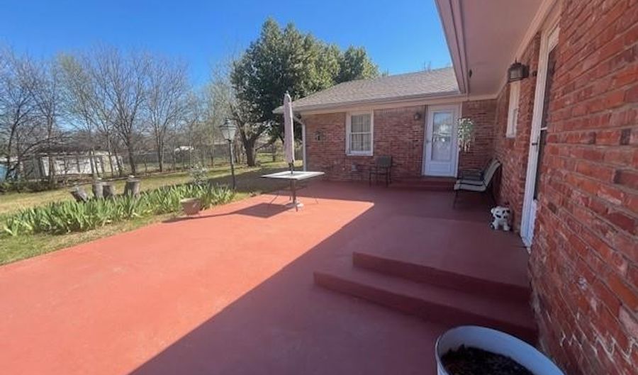 933 Pate, Albany, TX 76430 - 2 Beds, 2 Bath