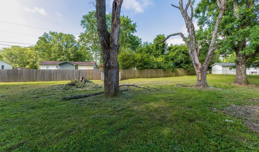21125 Myrtlewood Dr, Athens, AL 35614 - 4 Beds, 1 Bath