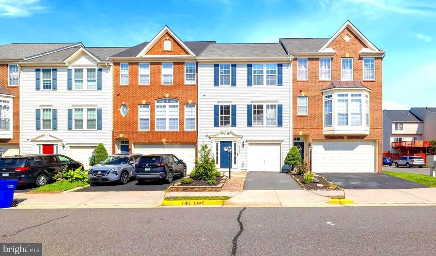 25427 ELM Ter, Aldie, VA 20105 - 3 Beds, 4 Bath