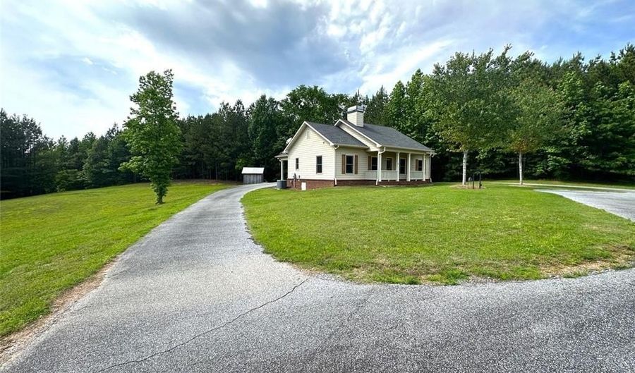 42 Powell Rd NW, Adairsville, GA 30103 - 3 Beds, 2 Bath