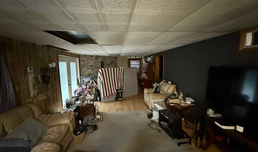 67 W Taxiway Dr, Albany, KY 42602 - 2 Beds, 1 Bath