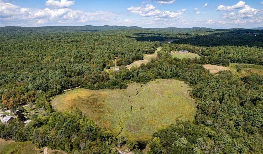 22 Abberton Rd, Canterbury, NH 03224 - 4 Beds, 2 Bath