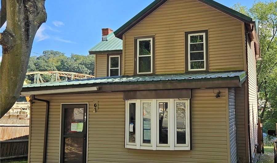 107 High St, Kiskiminetas Twp., PA 15618 - 3 Beds, 1 Bath