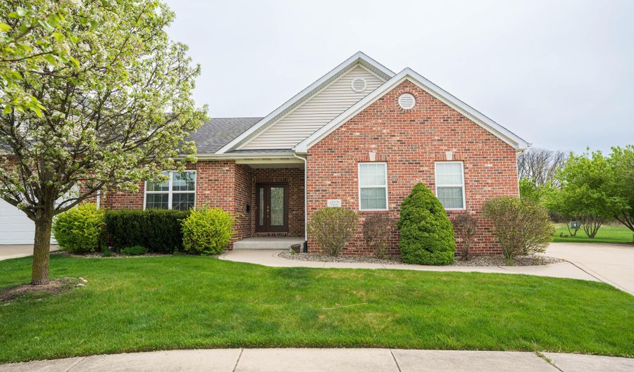 922 Aaron Ct, Crown Point, IN 46307 - 2 Beds, 2 Bath