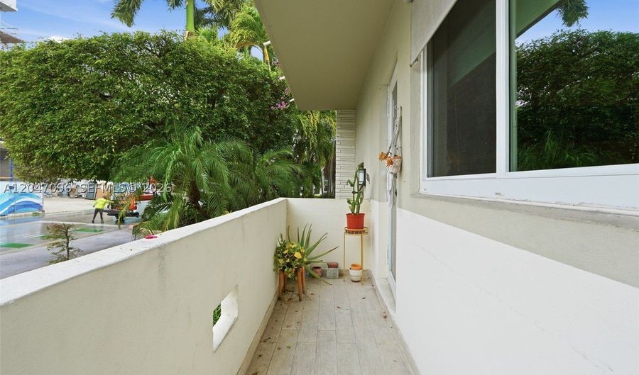 9881 W Bay Harbor Dr 2, Bay Harbor Islands, FL 33154 - 2 Beds, 2 Bath