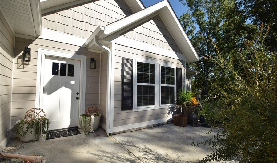 42 Tummell Dr, Bella Vista, AR 72715 - 4 Beds, 2 Bath