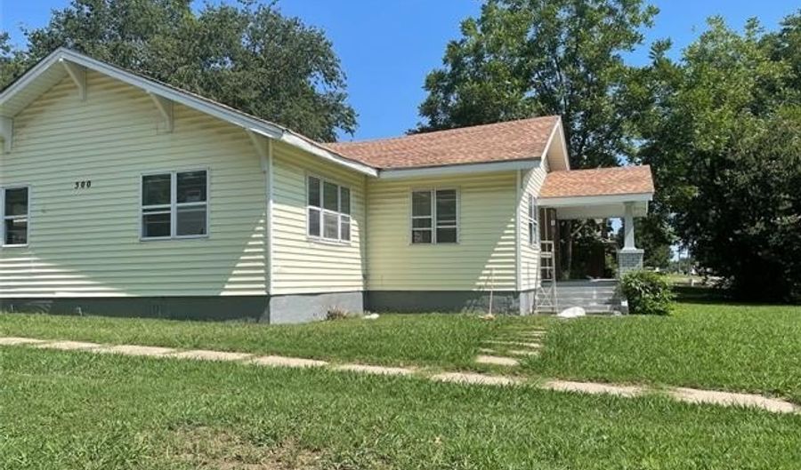500 W 16 St, Ada, OK 74820 - 3 Beds, 2 Bath