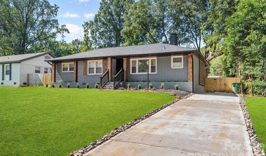 2014 Sandhurst Dr, Charlotte, NC 28205 - 3 Beds, 2 Bath