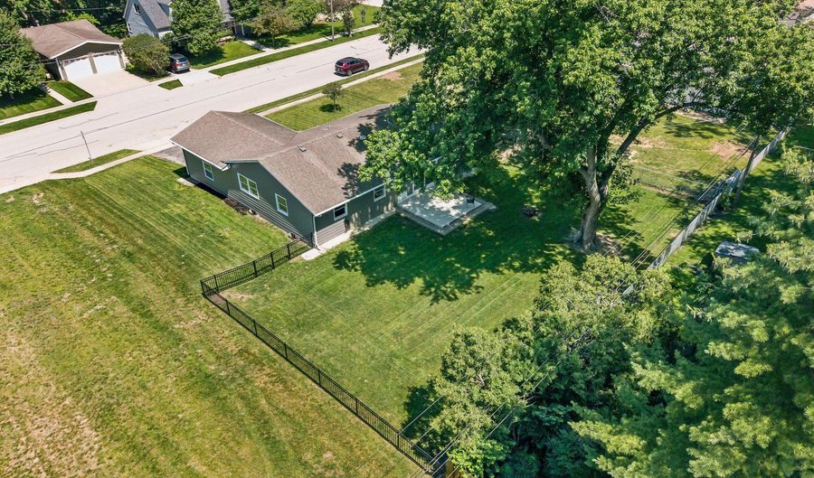 517 S Hubbard St, Algonquin, IL 60102 - 3 Beds, 3 Bath