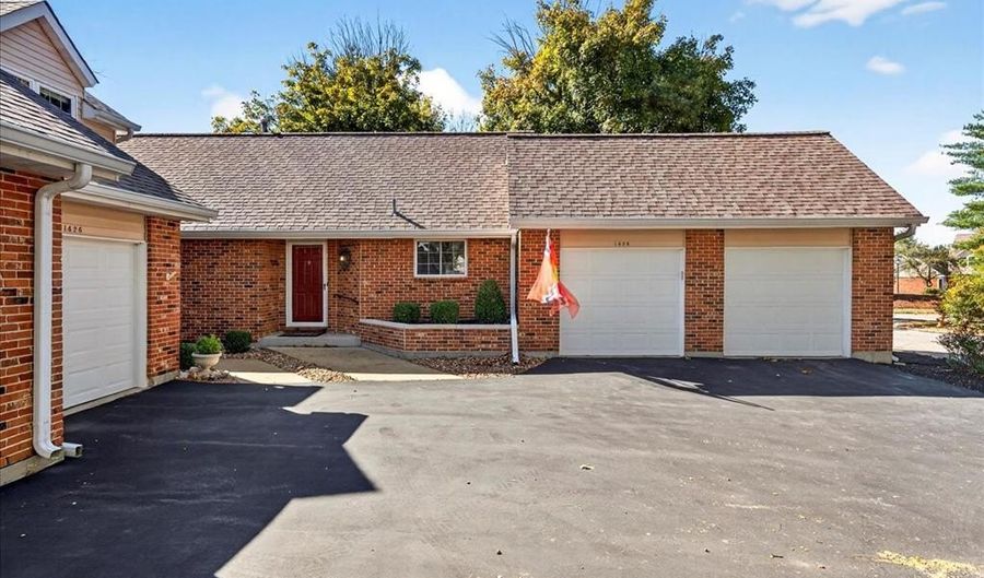 1428 Tahoe Valley Ct, Ballwin, MO 63021 - 2 Beds, 3 Bath