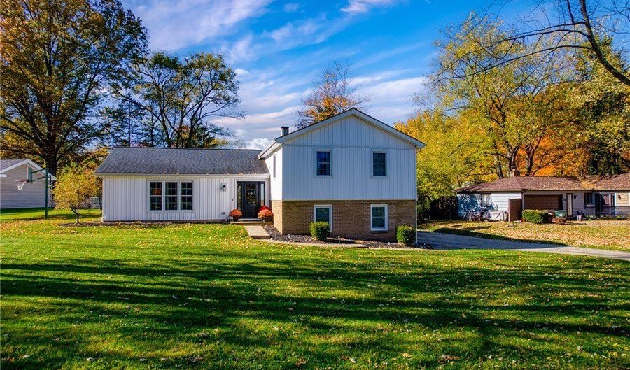 830 S Parkview Dr, Aurora, OH 44202 - 4 Beds, 3 Bath