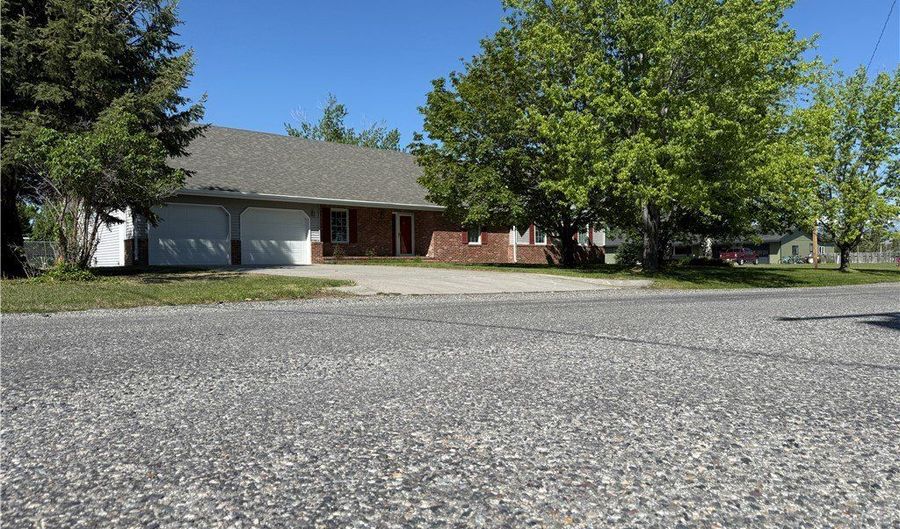 702 Boulder St, Big Timber, MT 59011 - 4 Beds, 3 Bath