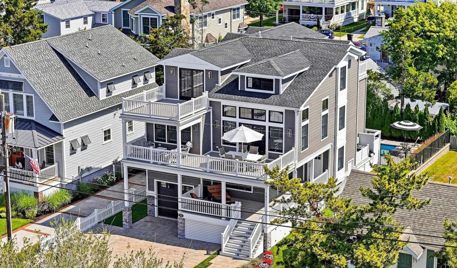 141 30th St, Avalon, NJ 08202 - 6 Beds, 6 Bath