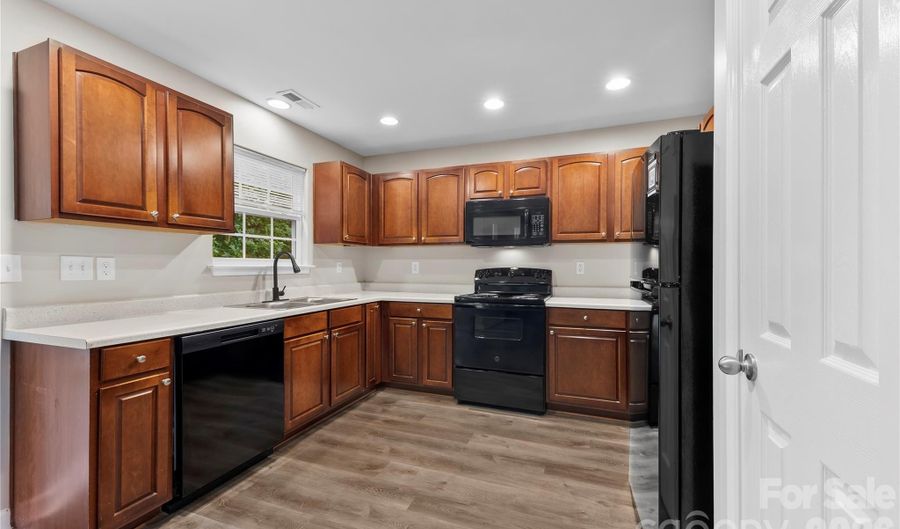 518 Canopy Ct, Clover, SC 29710 - 4 Beds, 3 Bath