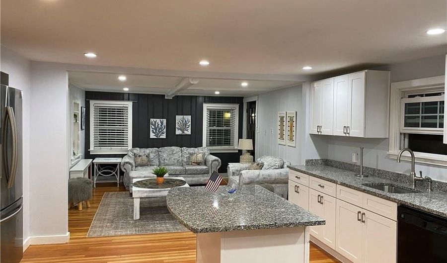 42 Dixon St, Newport, RI 02840 - 5 Beds, 2 Bath