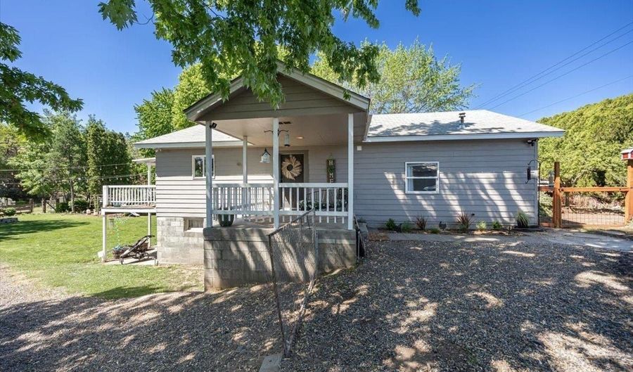 805 Babs Ave, Benton City, WA 99320 - 4 Beds, 2 Bath