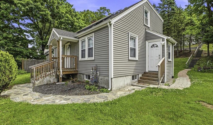 39 Pinehurst, Auburn, MA 01501 - 3 Beds, 3 Bath