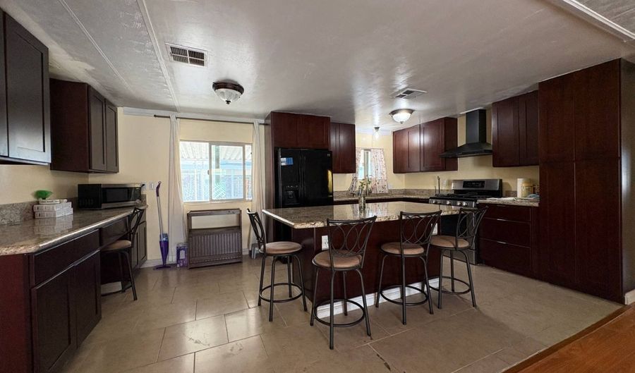 1815 Sweetwater Rd 37, Spring Valley, CA 91977 - 3 Beds, 2 Bath