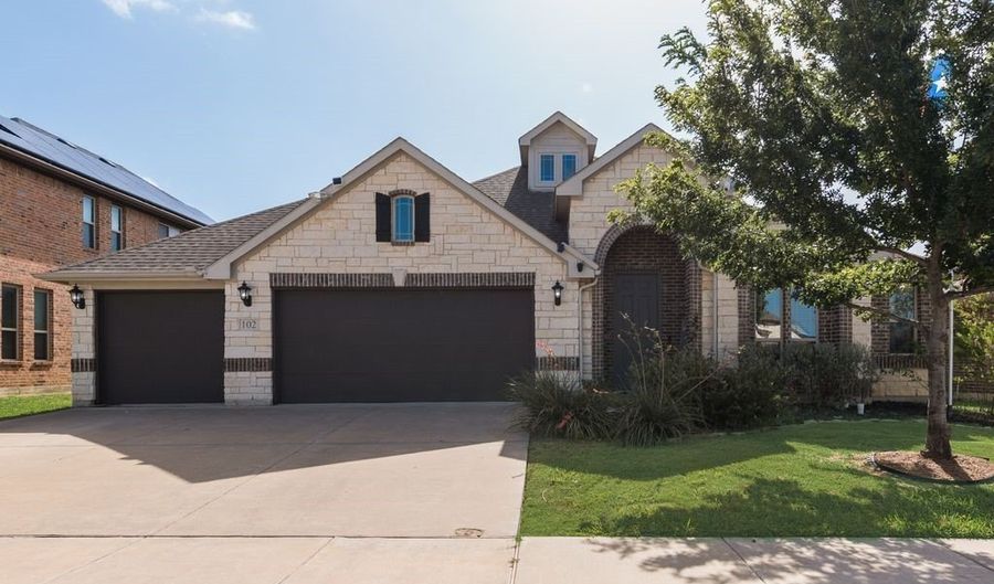 102 Cimmaron Ct, Alvarado, TX 76009 - 4 Beds, 3 Bath