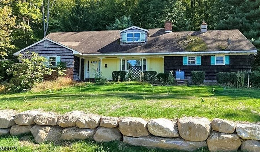 16 Mott Dr, Alloway, NJ 07462 - 3 Beds, 2 Bath