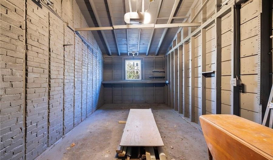 17 Loring St, Cranston, RI 02920 - 2 Beds, 1 Bath