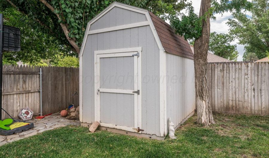 6701 BLACKSMITH Ln, Amarillo, TX 79109 - 2 Beds, 2 Bath