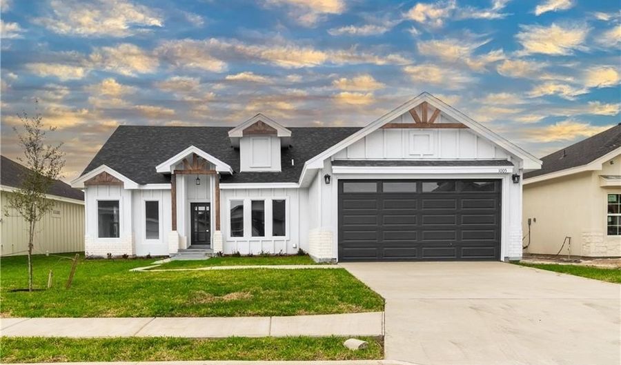1005 Broken Arrow Dr, Alamo, TX 78516 - 3 Beds, 2 Bath