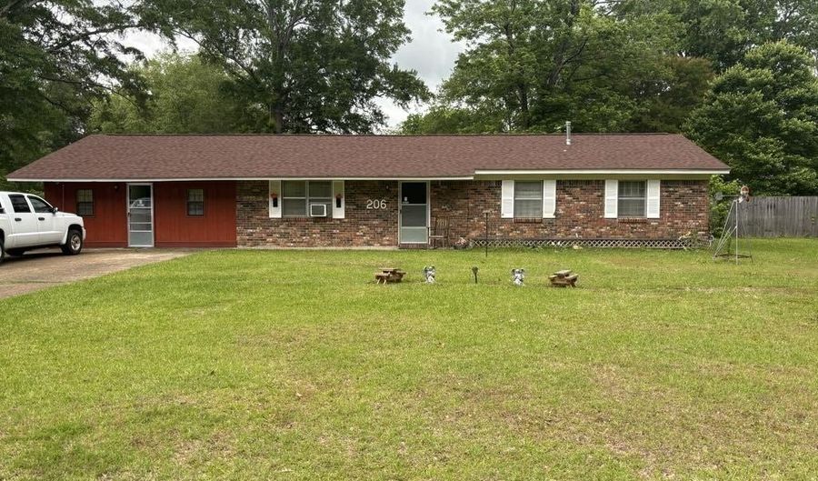 206 N Easthaven Dr, Amory, MS 38821 - 4 Beds, 2 Bath