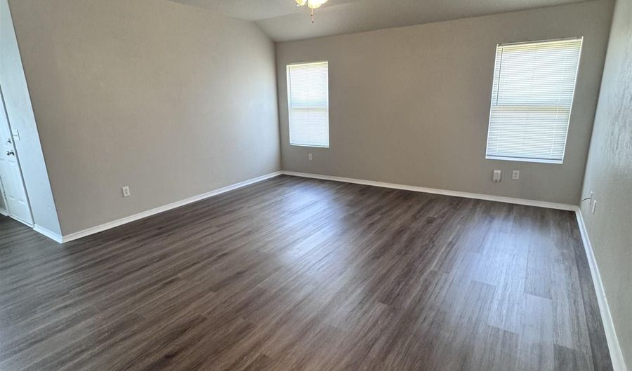 5041 Red Fox Trl, Bauxite, AR 72011 - 3 Beds, 2 Bath