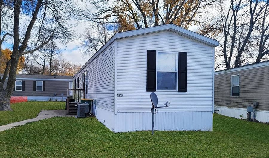 2403 Clayton Ave Lot 106, Albert Lea, MN 56007 - 3 Beds, 2 Bath