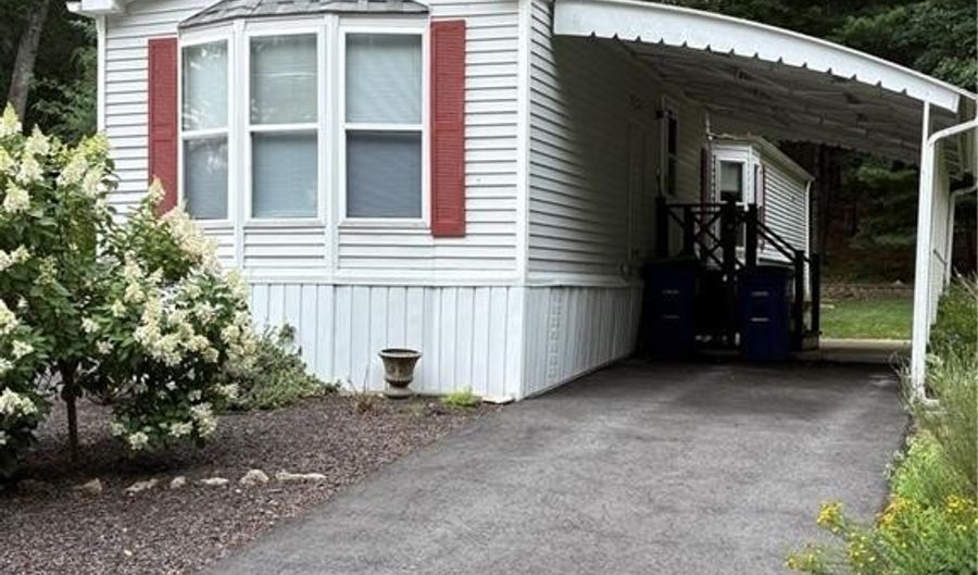 89 Sherwood Valley Ln, Coventry, RI 02816 - 2 Beds, 2 Bath