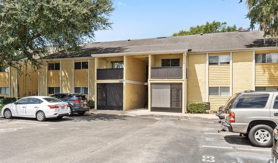 916 LAKE DESTINY Rd E, Altamonte Springs, FL 32714 - 3 Beds, 2 Bath
