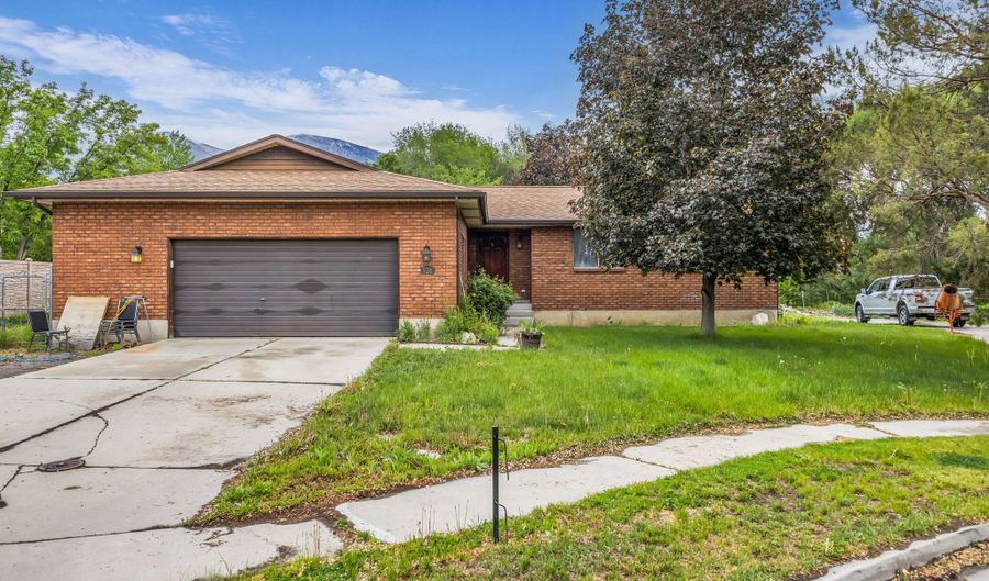 926 N 400 E, American Fork, UT 84003 - 3 Beds, 2 Bath