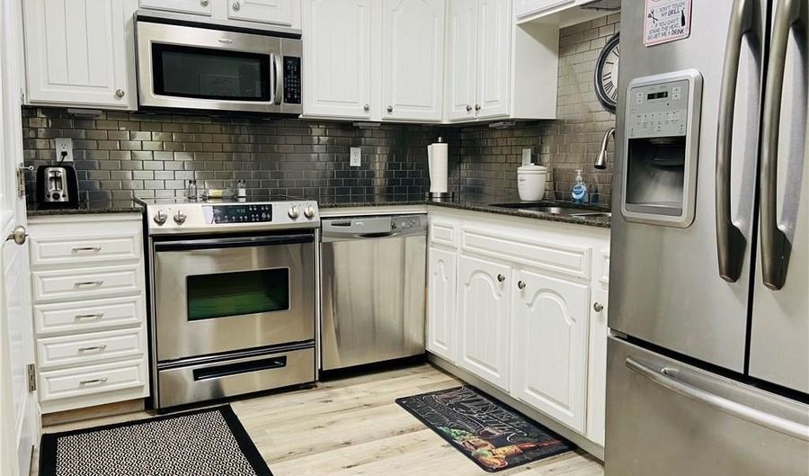30 Hampstead Ln, Bella Vista, AR 72714 - 2 Beds, 2 Bath