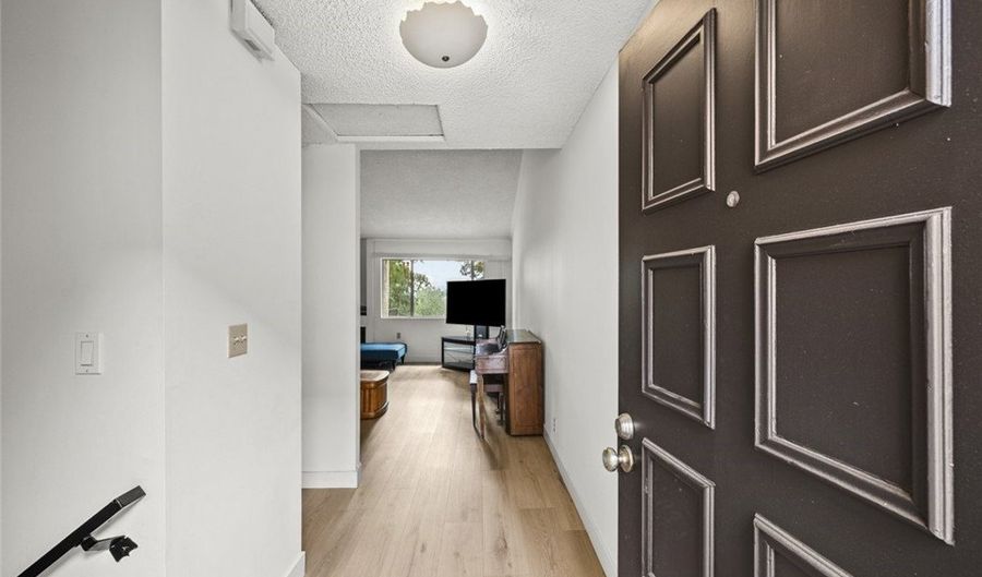 1814 Garvey Ave B, Alhambra, CA 91803 - 2 Beds, 3 Bath