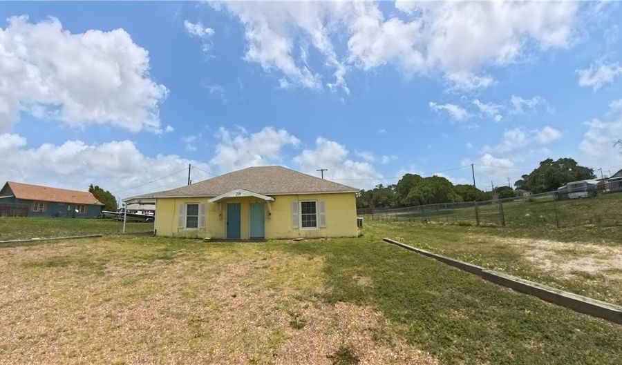 219 7th St S B, Aransas Pass, TX 78336 - 2 Beds, 1 Bath