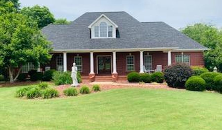 400 Par View Dr, Booneville, MS 38829 - 5 Beds, 4 Bath