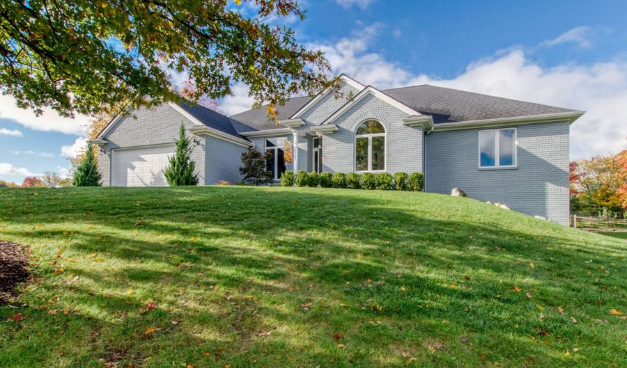 2357 Grand Valley Dr NE, Ada, MI 49301 - 4 Beds, 3 Bath