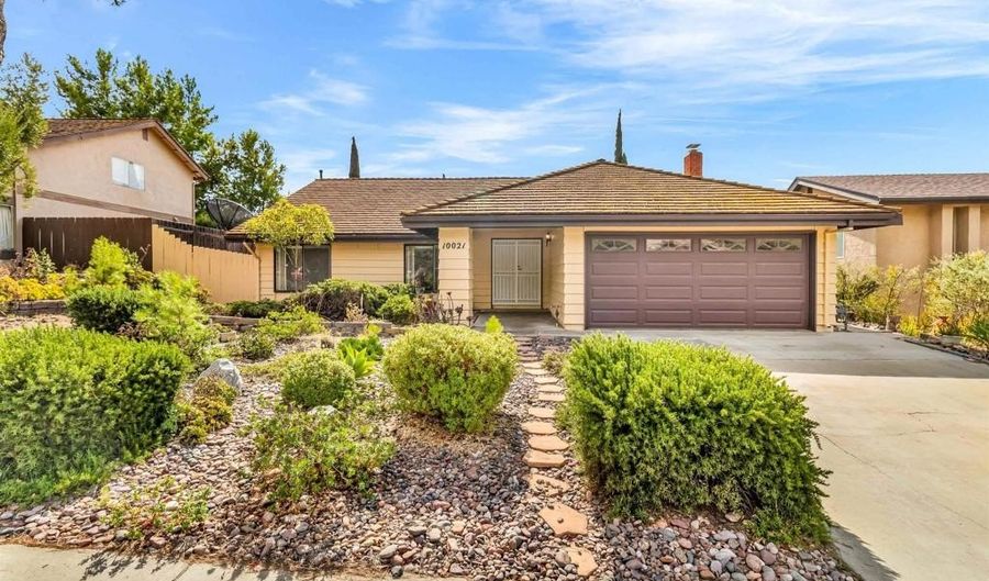 10021 Canyontop St, Spring Valley, CA 91977 - 4 Beds, 2 Bath