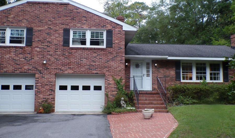1929 Brook Dr, Camden, SC 29020 - 4 Beds, 3 Bath