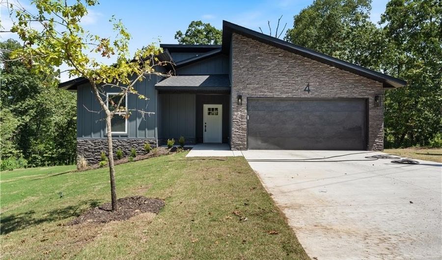 4 Berfoyl Ln, Bella Vista, AR 72715 - 3 Beds, 2 Bath