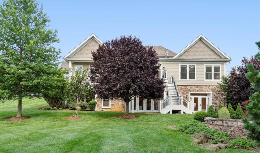 22979 HOMESTEAD LANDING Ct, Ashburn, VA 20148 - 4 Beds, 6 Bath