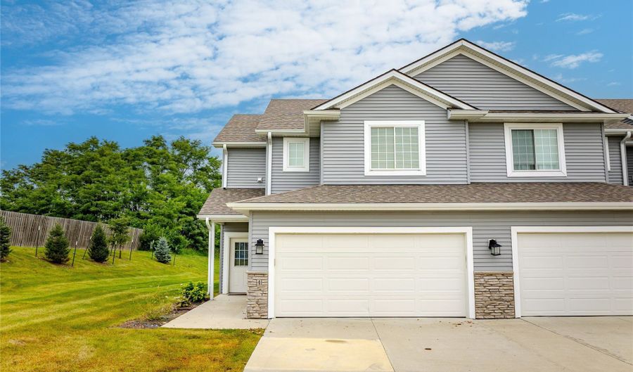 7000 Lake Ridge Ave 4, Des Moines, IA 50320 - 3 Beds, 3 Bath