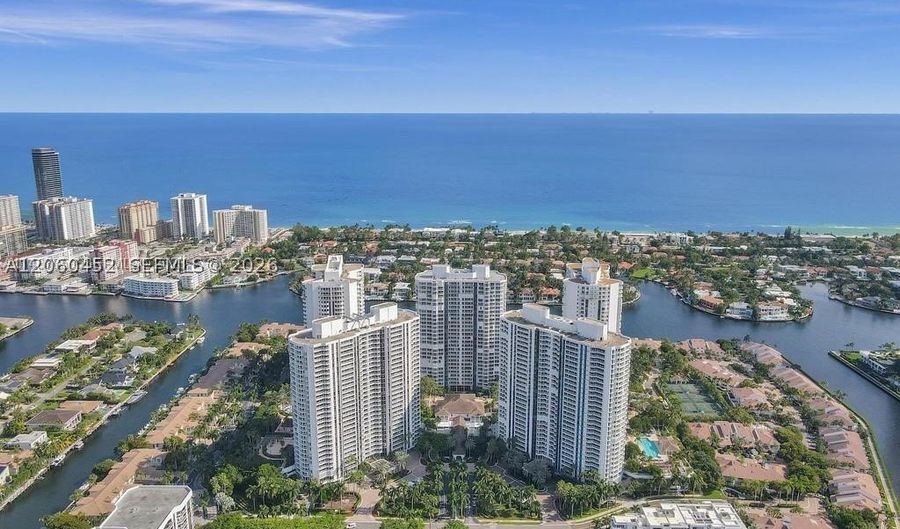 21205 Yacht Club Dr 1502, Aventura, FL 33180 - 3 Beds, 2 Bath