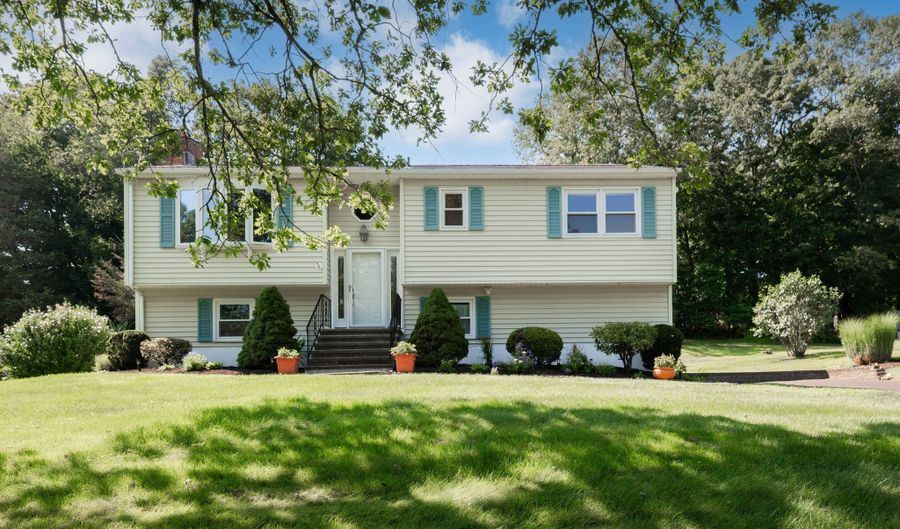 14 3 Partners Rd, Danbury, CT 06811 - 3 Beds, 2 Bath