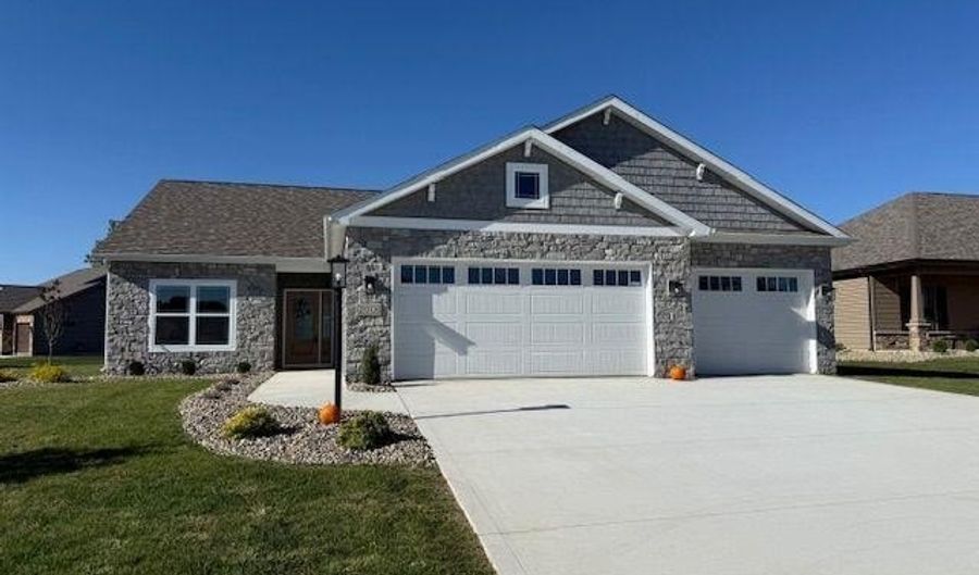 2001 Bogey Ct, Auburn, IN 46706 - 3 Beds, 2 Bath