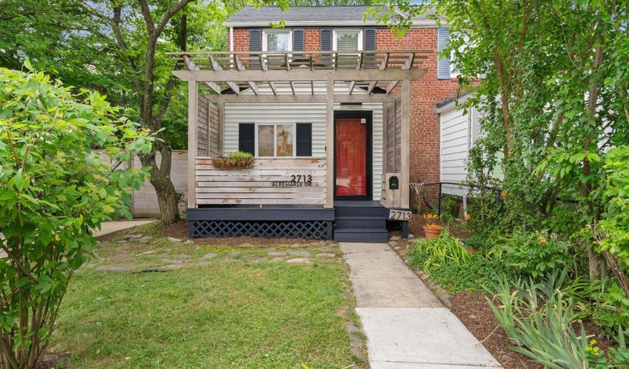2713 ALBEMARLE Dr, Alexandria, VA 22303 - 2 Beds, 2 Bath