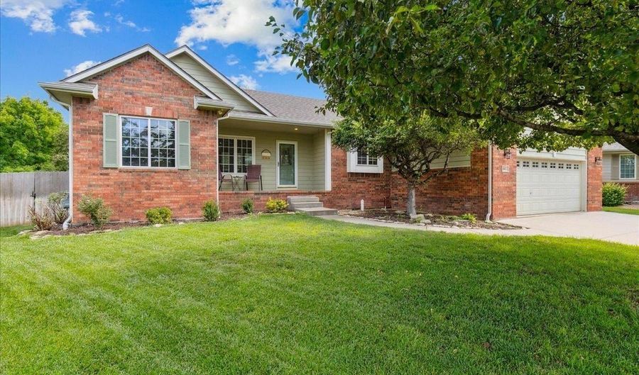 602 Brentwood Pl, Andover, KS 67002 - 4 Beds, 3 Bath